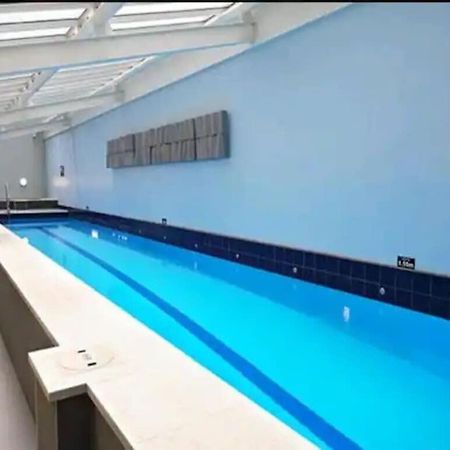 Lovely Bright Apartment With Balcony Pool And Gym Окленд Экстерьер фото