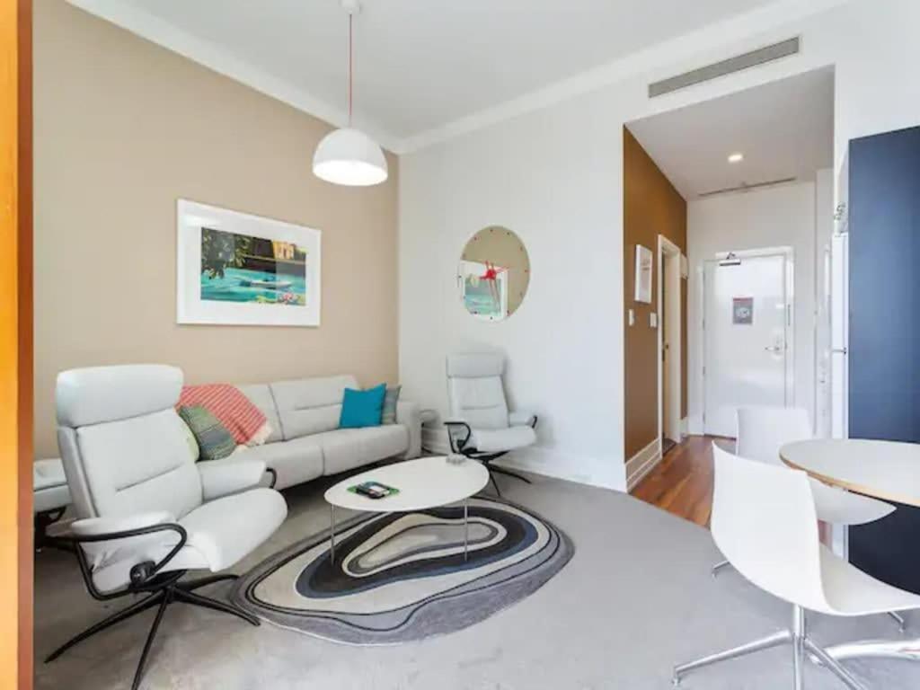 Lovely Bright Apartment With Balcony Pool And Gym Окленд Экстерьер фото